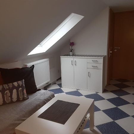 Ruhige Gemuetliche Ferienwohnung In Karlsruhe Daxlanden Fuer Monteure, Pendler, Geschaefsreisen, Wochenendreisen المظهر الخارجي الصورة
